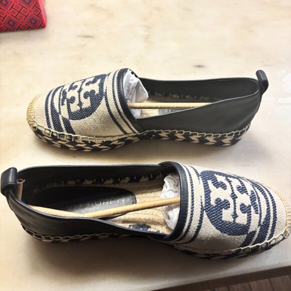 Tory Burch Logo Jacquard Two-Toned Espadrilles - Picture 7 of 9